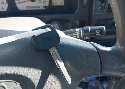 2004 Toyota Tacoma from USA, damaged, VIN 5TEWM72N14Z324760